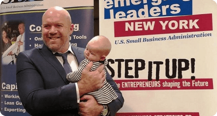 28 من أصحاب الأعمال الصغيرة المحليين يتخرجون من برنامج القادة الناشئين في SBA